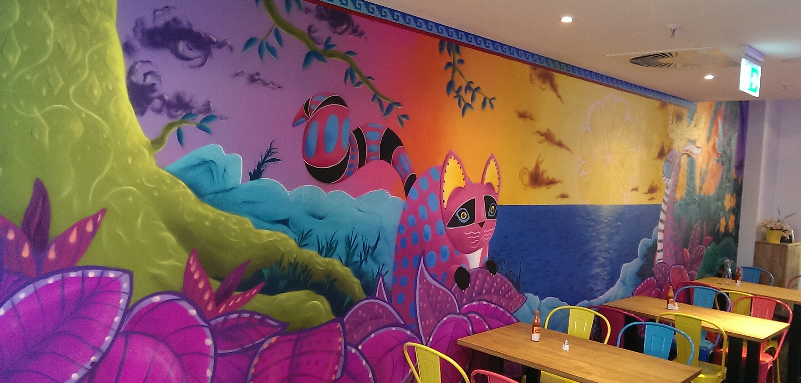 Graffitiauftrag Innenraum Restaurant links
